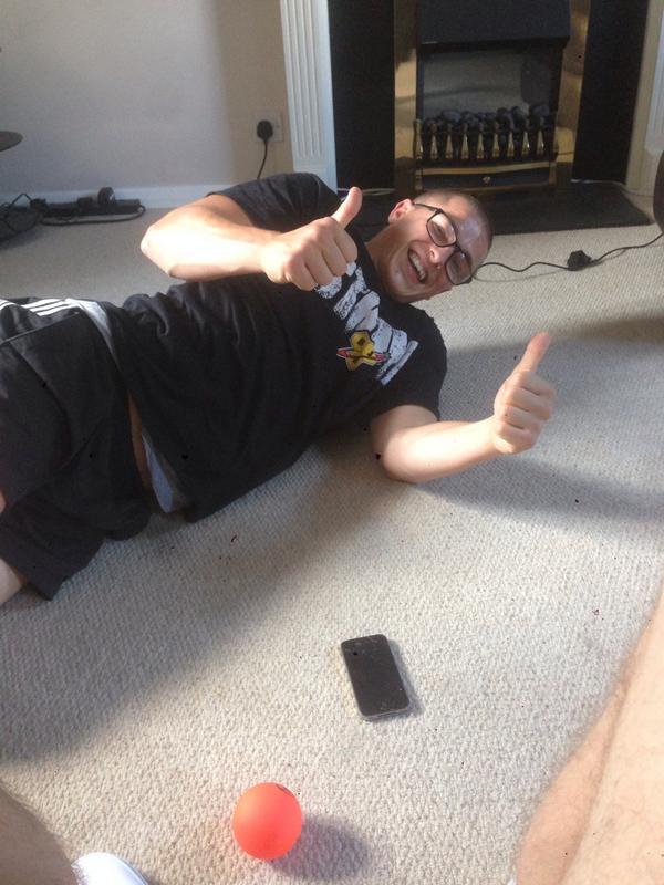 Tomtom300891's tweet photo. @LukeHayter1 doing his special shoulder warm up #dedicated http://t.co/OOfLIFOE0q