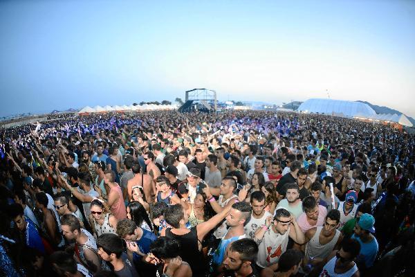 lavozdealmeria's tweet photo. El Dreambeach vuelve a arrasar con 80.000 visitantes

http://t.co/Emzk6LMJOT http://t.co/jJYzr0MHOg