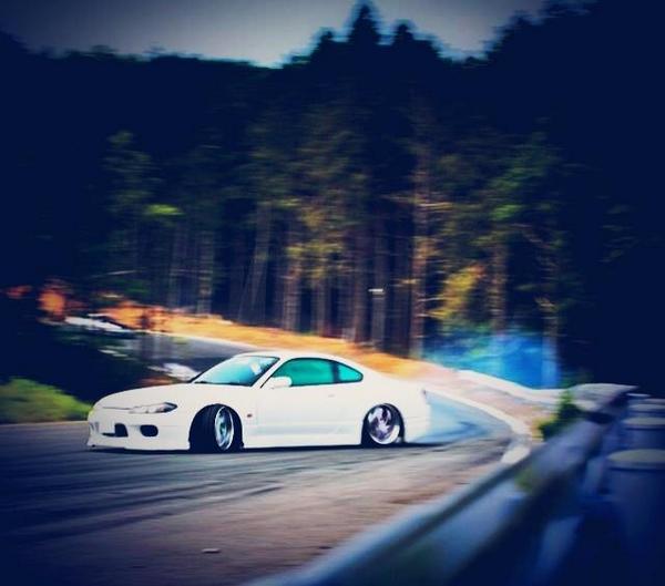 Cellus75's tweet photo. @NeedforSpeed  how to finish a corner hapily..... http://t.co/zhoXs4ENHG