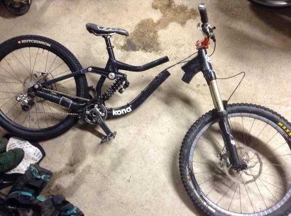Robyoublind's tweet photo. @konaworld you've not replied to any of my messages.
Can you please not end my bike season and sell me a front end? http://t.co/nCM0u7Kxyv