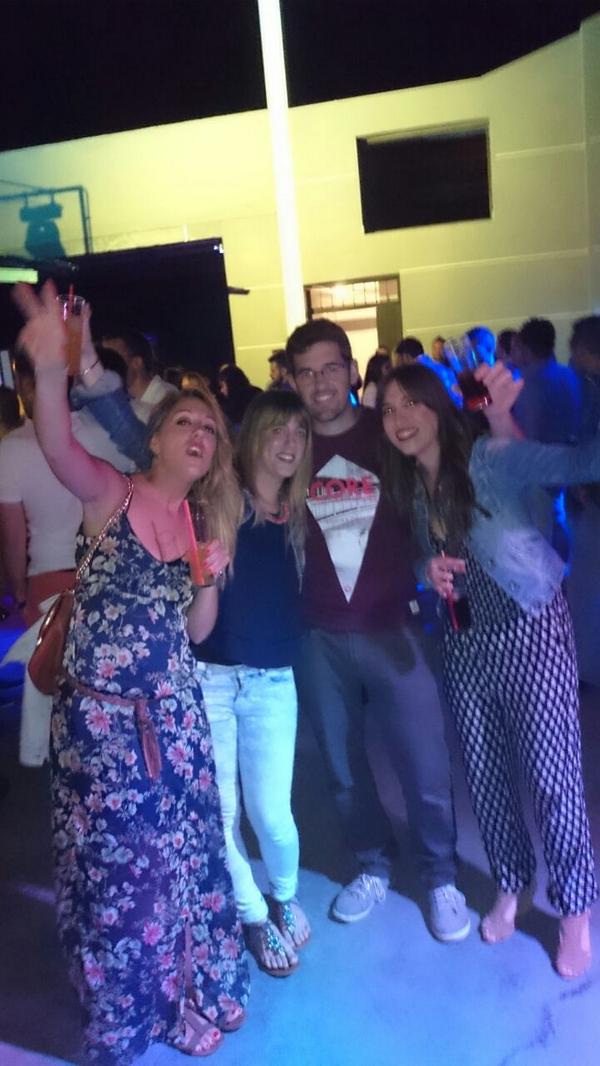 InexeLaurita's tweet photo. Buena noche ayer... @Oihango1 @itziipitx @DDSCapone ouh! http://t.co/31ehFcZsix