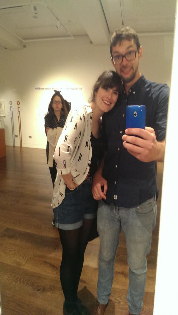 BigMrMattyman's tweet photo. Claude and Moi doing some excellent art/science #humanreflection @ExploreWellcome http://t.co/TiCdUTPk1T
