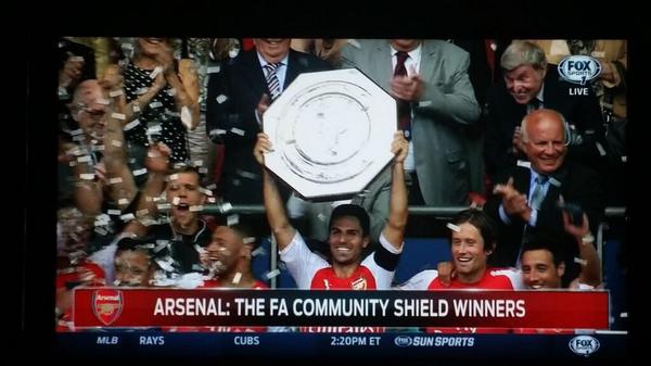 FootballFunnys's tweet photo. Arsenal wait 9 years to win a trophy and then they win 2 trophies in consecutive matches. http://t.co/cd3rncNIaJ