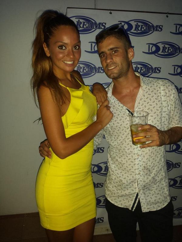AnderRodriguez7's tweet photo. Muy buena noche en @Dreams_Beach guardamar junto a la guapisima de @maria_hb18 http://t.co/OU1I0wkafV