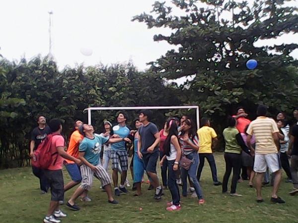 Los grupos pequeños integrando se a través de actividad recreativa después de la #multipliqueesperanza@everondonato