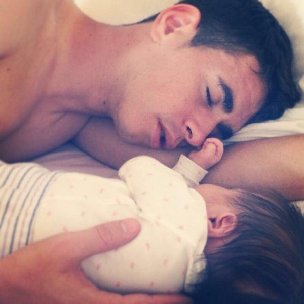 oscar8's tweet photo. Today is Father's Day in Brazil, and also my first fathers day. I'm so happy! Sweetheart, your paps loves you! http://t.co/r3hbLnueb7