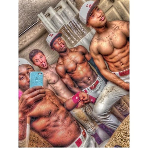 HectorZpata's tweet image. missing baseball with my bros 😂 #quickflex #springbreak