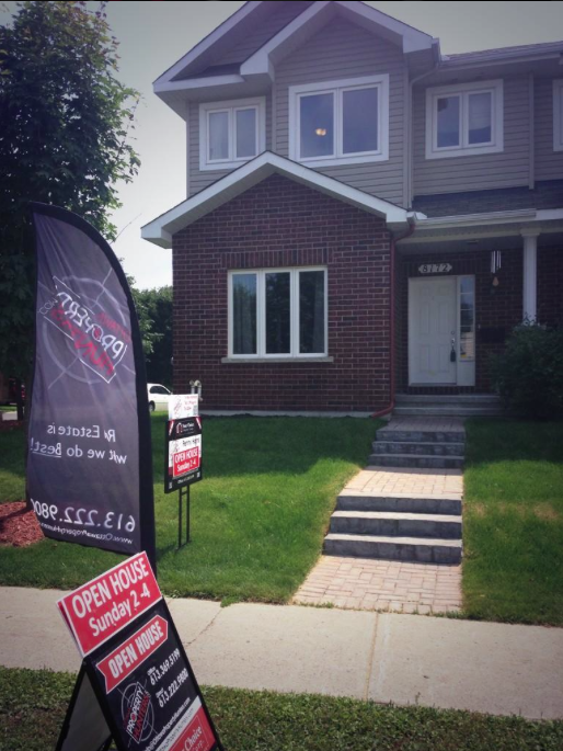 3OttawaRealtors's tweet photo. Open house today 2-4pm. 8172 Jeanne D'Arc. #ottawa#realestate#homeforsale http://t.co/oMpK5EMnBh