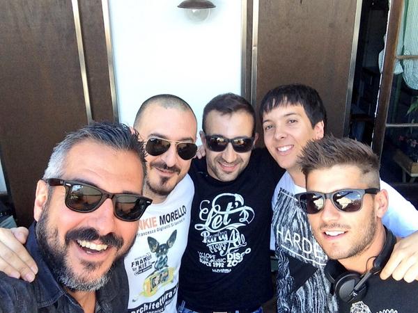 oscarderivera's tweet photo. Ya estamos en la @BarLaPlazuela, @edusabanah,@DubbaTr ,@JuanCubells y @albertomadrazo .. Me gusta y mucho !! http://t.co/FEj2Vb44dH