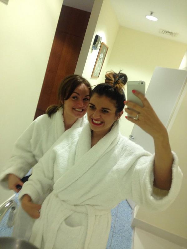 danikay23's tweet photo. Lovely day with@ljbailey89 #treatments #lowry #girltime http://t.co/roZDYahIyI