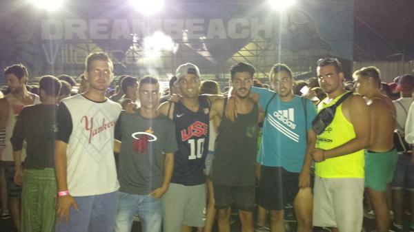 ivanpaor's tweet photo. Buen dreambeach q nos emos pegao !!! @barquito160 @patriarca998 @Albertovilt http://t.co/VakPwH34ZQ
