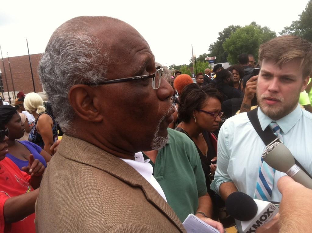 BusPMYXCIAEXTeu.jpg:large