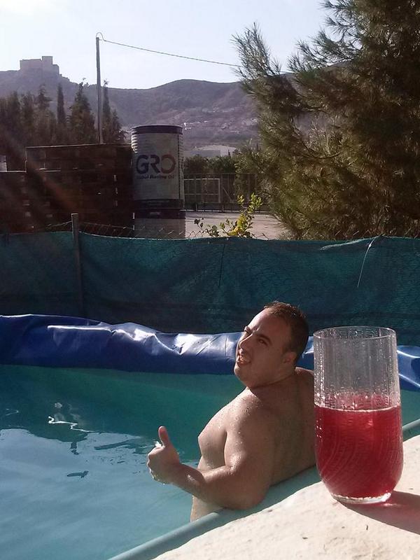 marientelas's tweet photo. #relaxing#summer#friends#smile @salvamula_23 http://t.co/H0bBlK45Qc