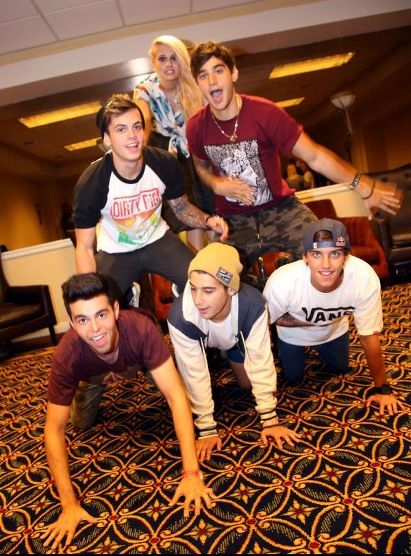 DebbyRyanGR's tweet photo. @DebbyRyan &amp; @janoskians |yesterday http://t.co/BGmm2Bu8qT