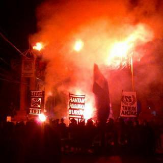 opie_soe's tweet photo. @we_aremania #27NuhatArema One more from Turen tonight http://t.co/BVrin2ifOF