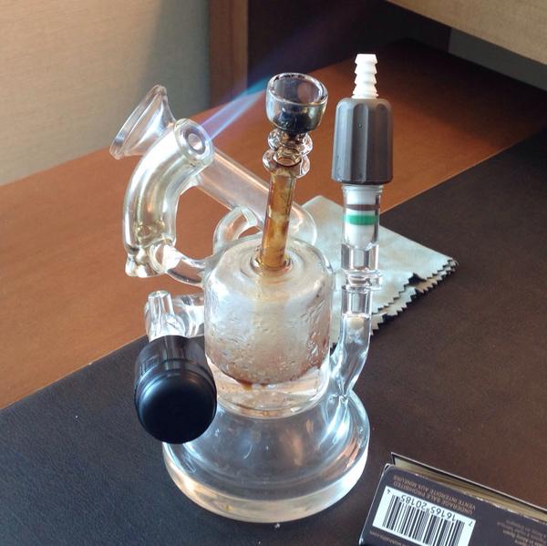 D330Mike's tweet photo. Nug Run Crumble &amp; Heady Glass #MedicalMarijuana #Denver #OilRigs #Crumble #BHO #Hash #Dabs #HeadyGlass ✌️ http://t.co/cPExb3qPYN