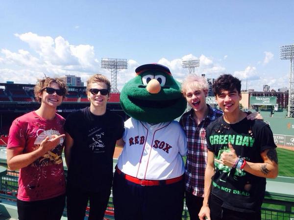 Ashton5SOS's tweet photo. He whispered in my ear... "I love you're band" and I was scared http://t.co/SND0KLckOT