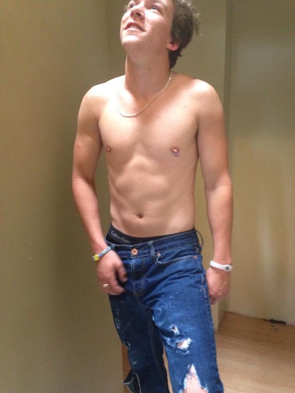 coltenbraid14's tweet photo. One of those "where the fuck am I" moments @austinturner92 love it when my pants get cheese grated #dontturndown http://t.co/F1R7CJ6voA