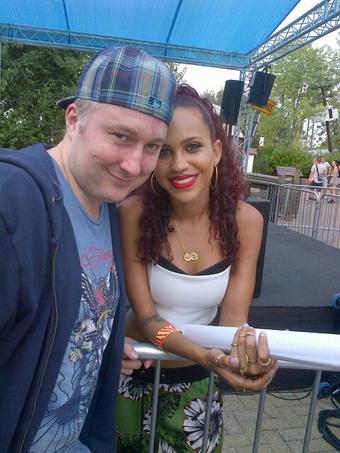 Damon and I met @WeAreCoverDrive a couple of weeks back at Thorpe Park, amazing performers. http://t<a class="tags" target="_blank" title="On Twitter" href="/?out=eyJ0eXAiOiJKV1QiLCJhbGciOiJIUzUxMiJ9.eyJpYXQiOjE3MjE3MDU1NjEsImlzcyI6InR3cG9ybnN0YXJzLmNvbSIsIm5iZiI6MTcyMTcwNTU2MSwiZXhwIjoxNzUzMjQxNTYxLCJyZWRpcmVjdF91cmwiOiJodHRwczovL3R3aXR0ZXIuY29tL1dlQXJlQ292ZXJEcml2ZSJ9.0q8lE5v9jDeyLmhjhHrDvCuwXWXAXUzLJ0A3dW1C0FFG4Zh2Jz1YqcP4fUvxFXMJ1PW5oFuWp1w5JlH2Xr4xpw">@WeAreCoverDrive</a><a href="/tag/spreadlove"class="tags"><span>#spreadlove</span></a><a href="/tag/peaceandlove"class="tags"><span>#peaceandlove</span></a><a href="/tag/lovenothate"class="tags"><span>#lovenothate</span></a>