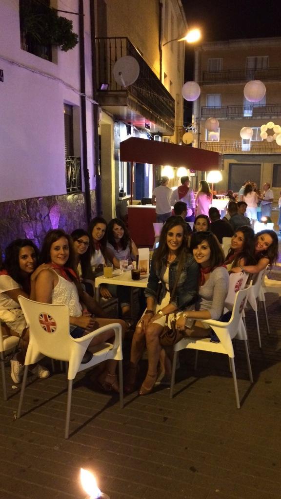 LondonGuijuelo's tweet photo. Guapas http://t.co/JncaFLtC44