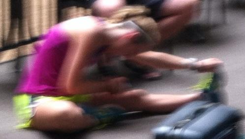 higdonmarathon's tweet photo. #MultiTaskMagic 1st sight seen @FudgeIsland: Woman stretching and texting at same time. http://t.co/e9J03NR9HW