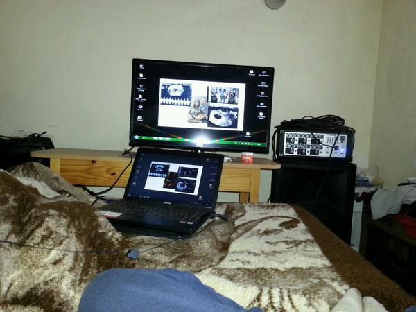 mverazay's tweet photo. Se armo el cine mode on - con el inválido de mi gordo http://t.co/2w7mI7xh8c