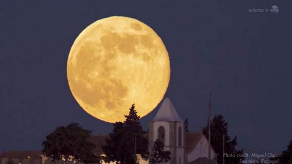 bigbiggyabc's tweet image. #supermoon จากภาพถ่ายของ #NASA โอ๊ยอีเหี้ยสวยมากๆๆๆๆๆๆๆๆๆๆๆๆๆ บรมสวยเหี้ยๆเลยอ่ะ #superfullmoon #100814