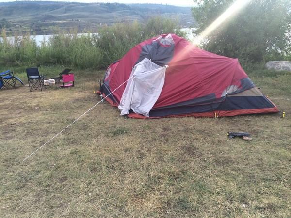 KeelyMcNutt's tweet image. When 4 blondes go camping #wrongpoles #madeitwork