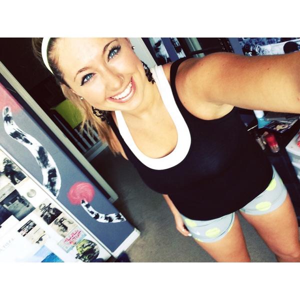ashlin_cepi19's tweet photo. Getting that gym action! 💪 #daymo #theberry @theberry #fitgurl #killinit http://t.co/rMYzVT2rQM