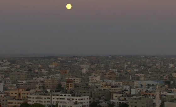 X_Informer_X's tweet photo. Super Moon Over #Gaza http://t.co/uu8hucRLZ4