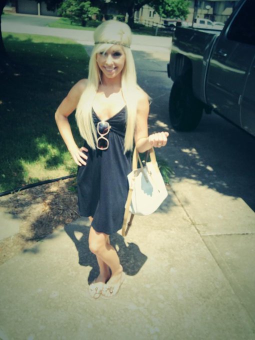 Oh hi 😇 #sundayfunday http://t.co/8u8FERvEYL<a href="/tag/sundayfunday"class="tags">#sundayfunday</a>
