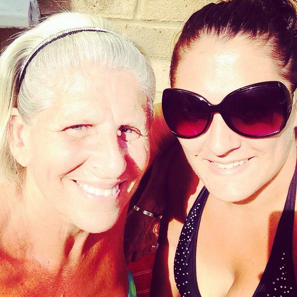 zoeroche's tweet photo. Mummy 😘 http://t.co/87lZALrIsc