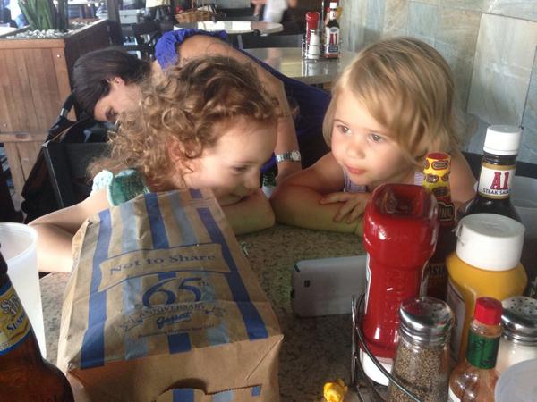 BLeighWilson's tweet photo. These two love there @GarrettPopcorn so much they each got their own bag! #yum #popcorn #Chicago http://t.co/1RakBbjopJ