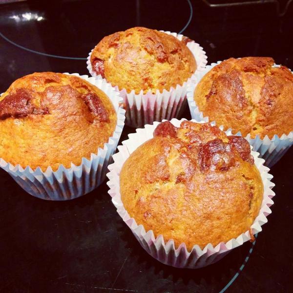 Missyv2000's tweet photo. @PaulHollywood plain and simple banana and choc muffins but gooood! http://t.co/lNVfi5piyB