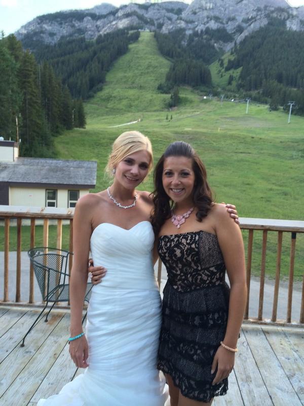 003Ferri's tweet photo. Lisa's wedding day!! Great time...congrats girl;) #wethegreen http://t.co/JUXTNAtq9h