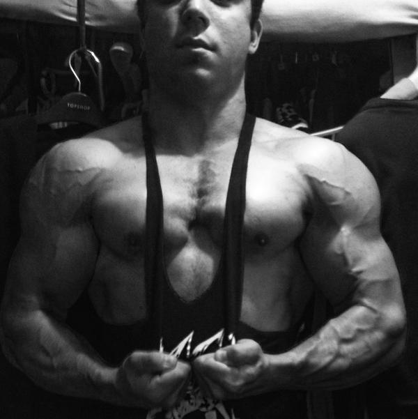 _JGomes92_'s tweet photo. Over time vains #fitness http://t.co/tCFRlxNTC8