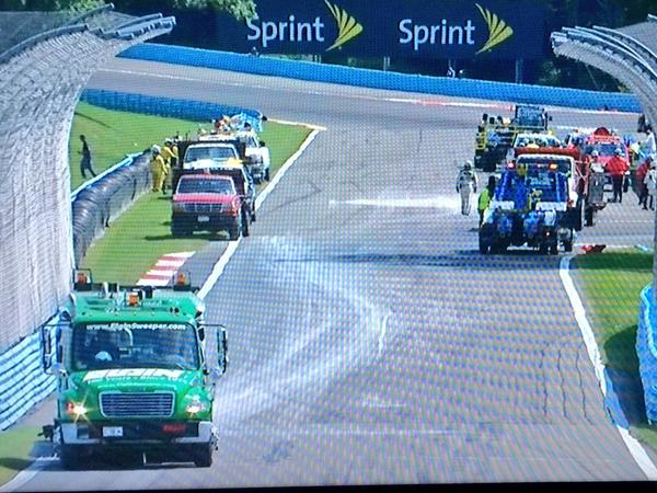 TrackSweeper's tweet photo. Track @elginsweeper has a big part of the area cleaned up! @NASCARGreen @NASCAR #Clean2Green http://t.co/iObMPOlYJl