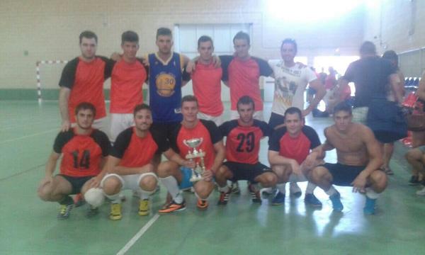 sergialmonacid's tweet photo. Esos campeones de liga verano 2014!! http://t.co/dLxOCBJ7vX