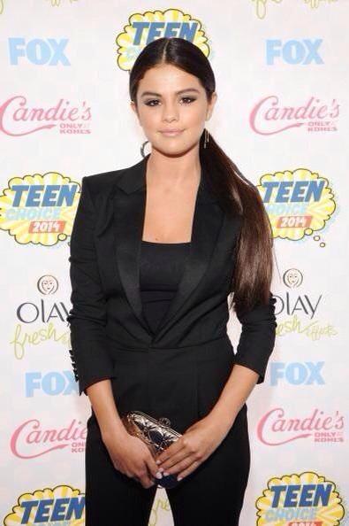 oreosforsel's tweet photo. SELENA http://t.co/h5TECC0yrR