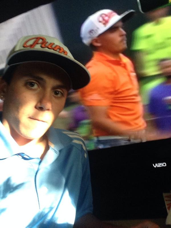 OliverFarmen's tweet photo. Oooooh snap Rickie nice par save...  Finish strong!! #nicehat @RickieFowlerPGA http://t.co/u4DiQv4kV7