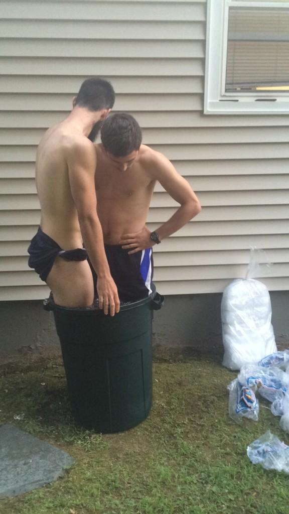 wustaripilliam's tweet image. ATR was closed so we turned to our ghetto ice bath #preaeason