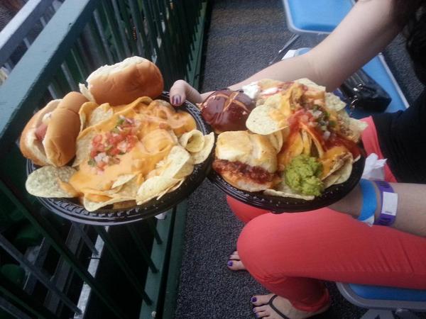 DailyUrbanista's tweet photo. THERE IS A NACHO BAR IN VIP. i REPEAT: A NACHO BAR. #APmusicseries @IllinoisLottery http://t.co/EOWy6lZF5s