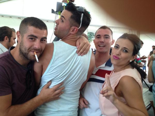 Pichitronic4's tweet photo. Feria cabrones, feriaaa! @ChazDG @valentronic88 @posunahoyos http://t.co/HnCBnbFaN1