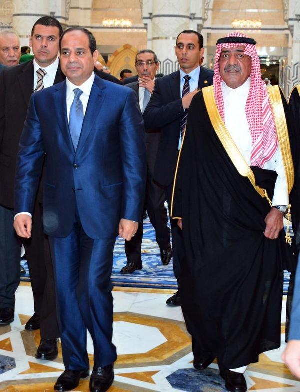 AJELNEWS24's tweet photo. #صورة 🔴

سمو ولي ولي العهد الأمير مقرن بن عبدالعزيز يستقبل رئيس #مصر عبدالفتاح السيسي لدى وصوله #جدة

#السعودية
- http://t.co/ebZ8BADHQs