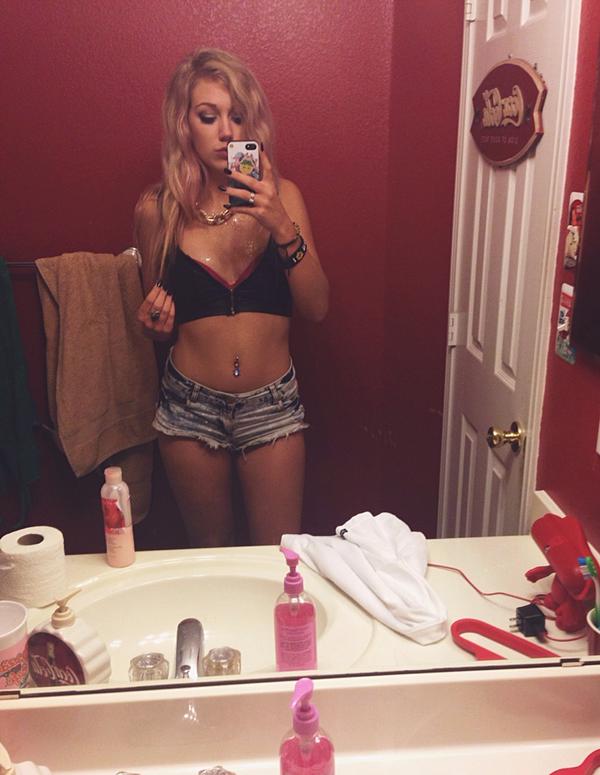 LetsJustTrip's tweet photo. “@atel0ph0bic: I managed not to get soaked at @FoamWonderland lastnight💦 @ItsBrillz put on a great show! http://t.co/sZ9sRdxU9n” oh my god😍😍