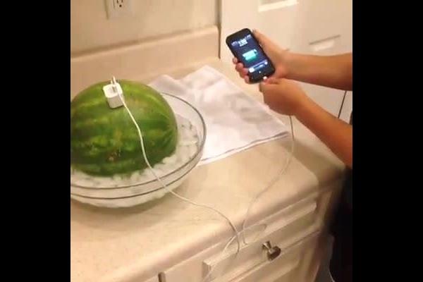 UberFacts's tweet photo. 14 lifehacks every high schooler should know: http://t.co/SmWypyGKl6 http://t.co/YnDByzxVxf
