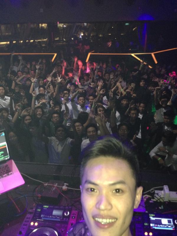 DjOhansg's tweet photo. Really great night. It's been a while I didn't experience rock crowd. Tonight was really good! Thank you guys! http://t.co/xy4NiwENHd
