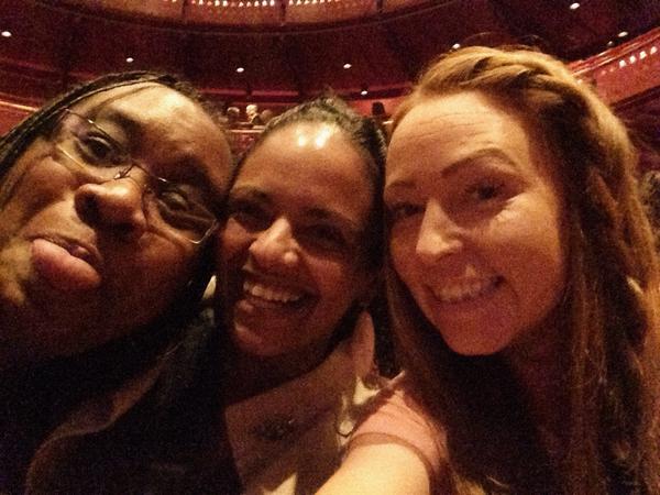 _NOTORIOUS_VIC's tweet photo. Waiting to get cussed out !! #Allstarsofcomedy http://t.co/R84VQGAkt8
