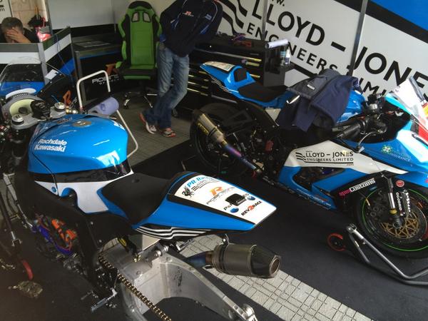 APMCustoms's tweet photo. Great day with the #PRRacing Team at @Oulton_Park for the @OfficialBSB with @keithfarmer303 @davojohnson20 http://t.co/57PS85kvyU