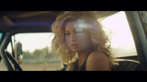 Pop_Scoop's tweet photo. RECAP: Today's #PopScoopCrush: #RapPoet @professorgreen feat crystalline @ToriKelly w/ #Lullaby. Breaks our hearts! http://t.co/EI4uLrpQPA